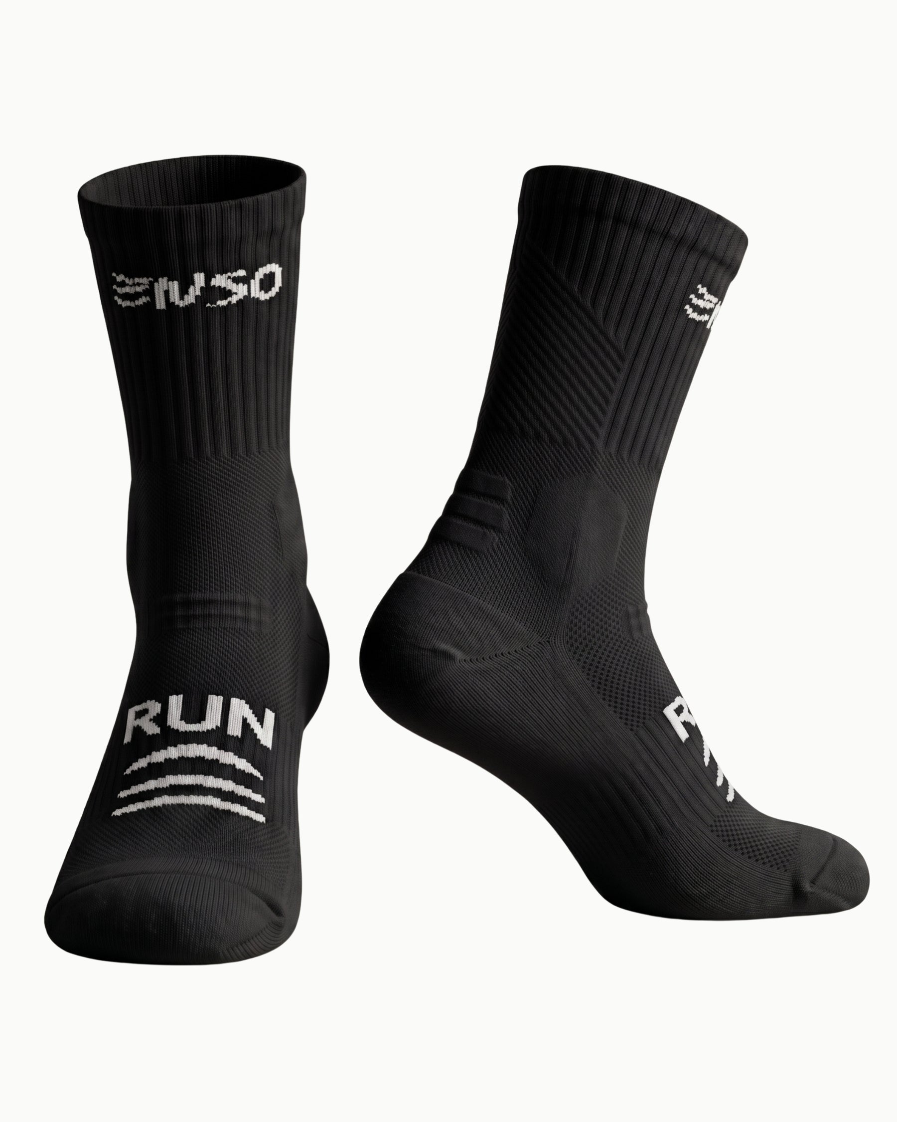 ENSO Circuit running socks in Black with anti-blister arch support
