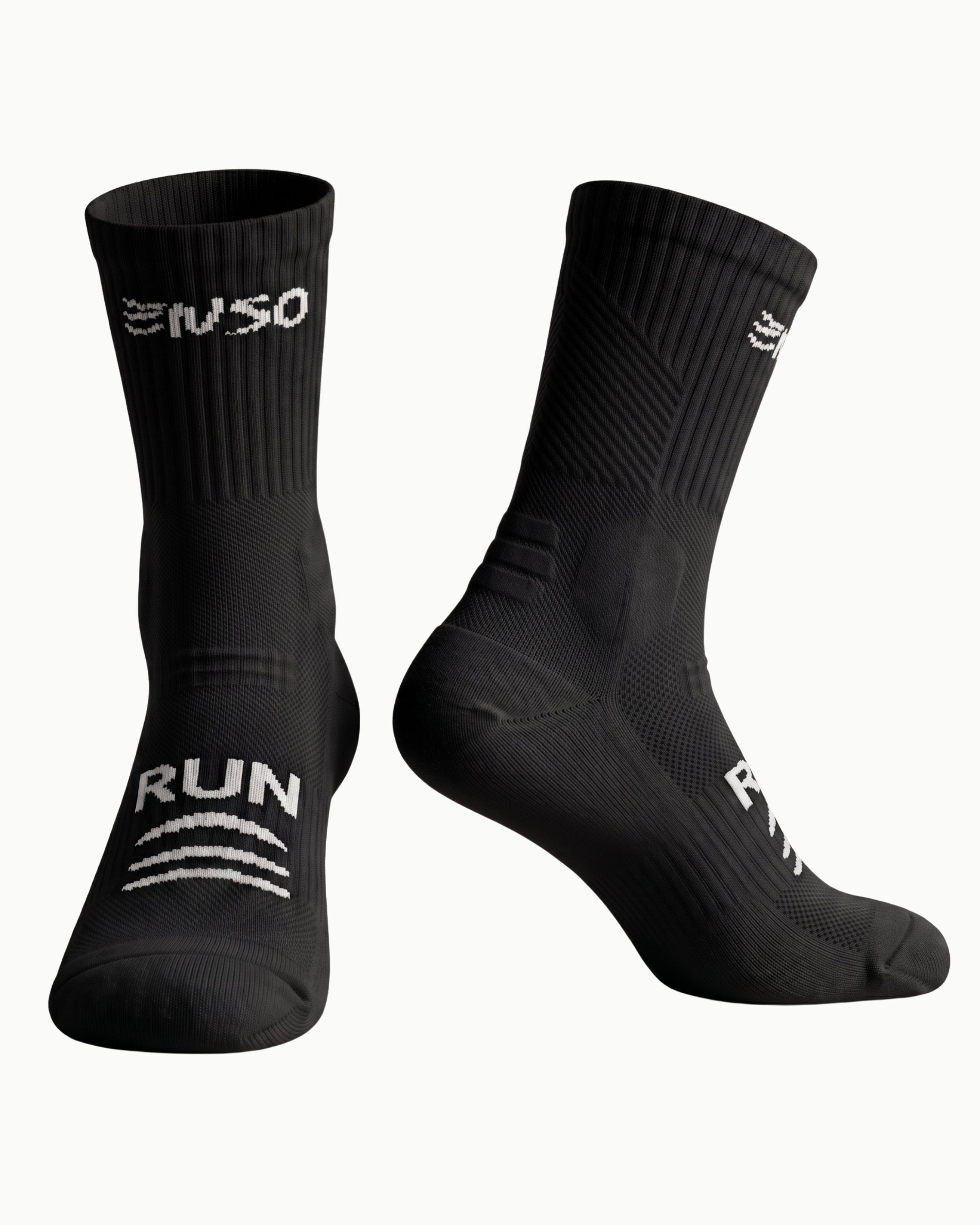 ENSO Circuit running socks in Black with anti-blister arch support