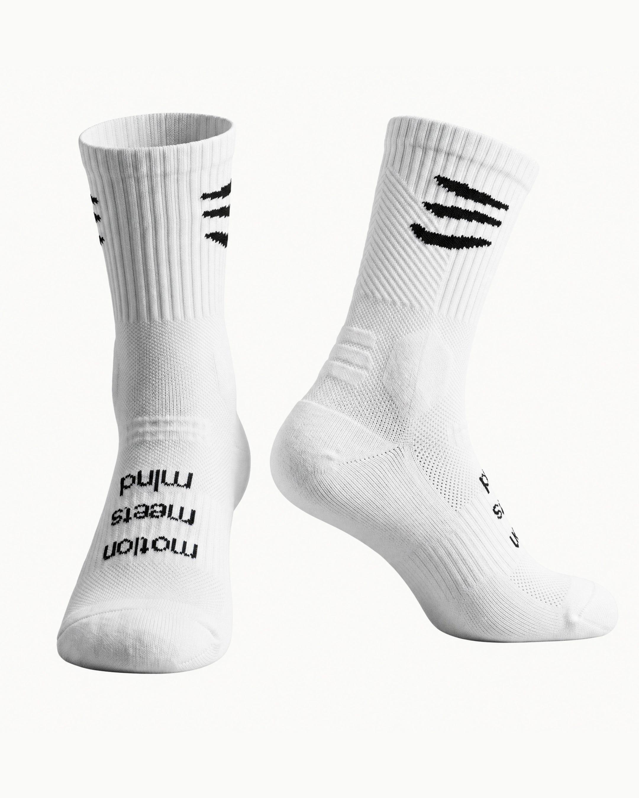 ENSO Circuit running socks in White with anti-blister arch support